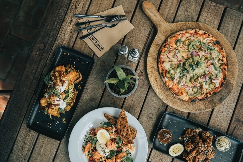 Restaurant Food & Pizza - Cassels Brewery Bar in Christchurch